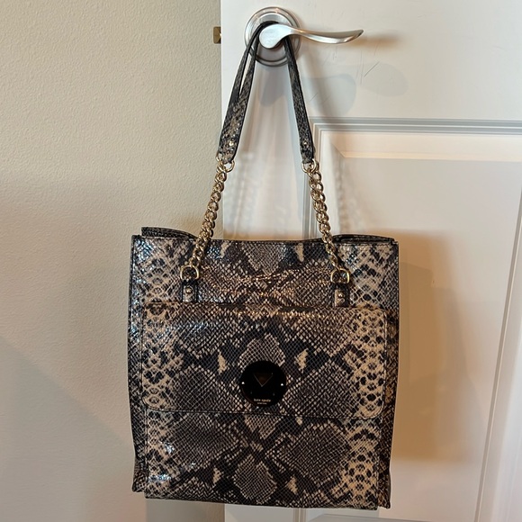 Kate Spade South Kensington Denee Tote. This bag exudes luxury. - Picture 4 of 12